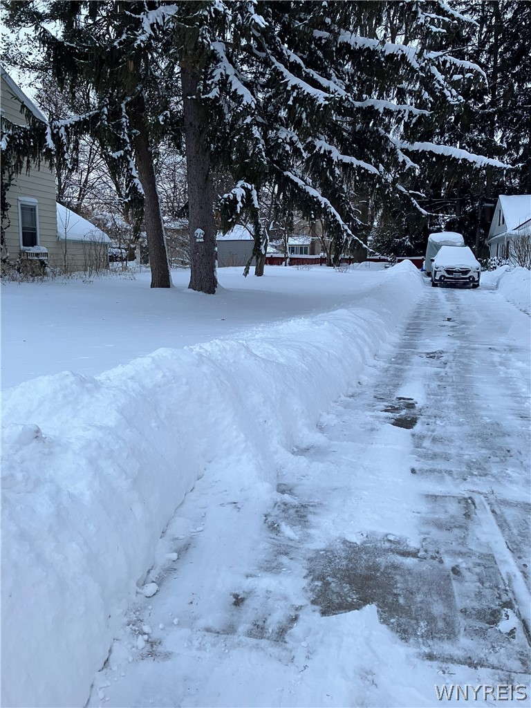 207 Coolidge Road Irondequoit, NY 14622 - Photo 7 of 42