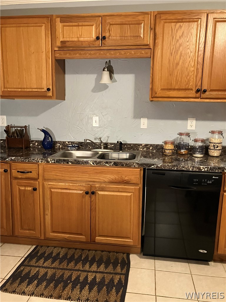 207 Coolidge Road Irondequoit, NY 14622 - Photo 9 of 42