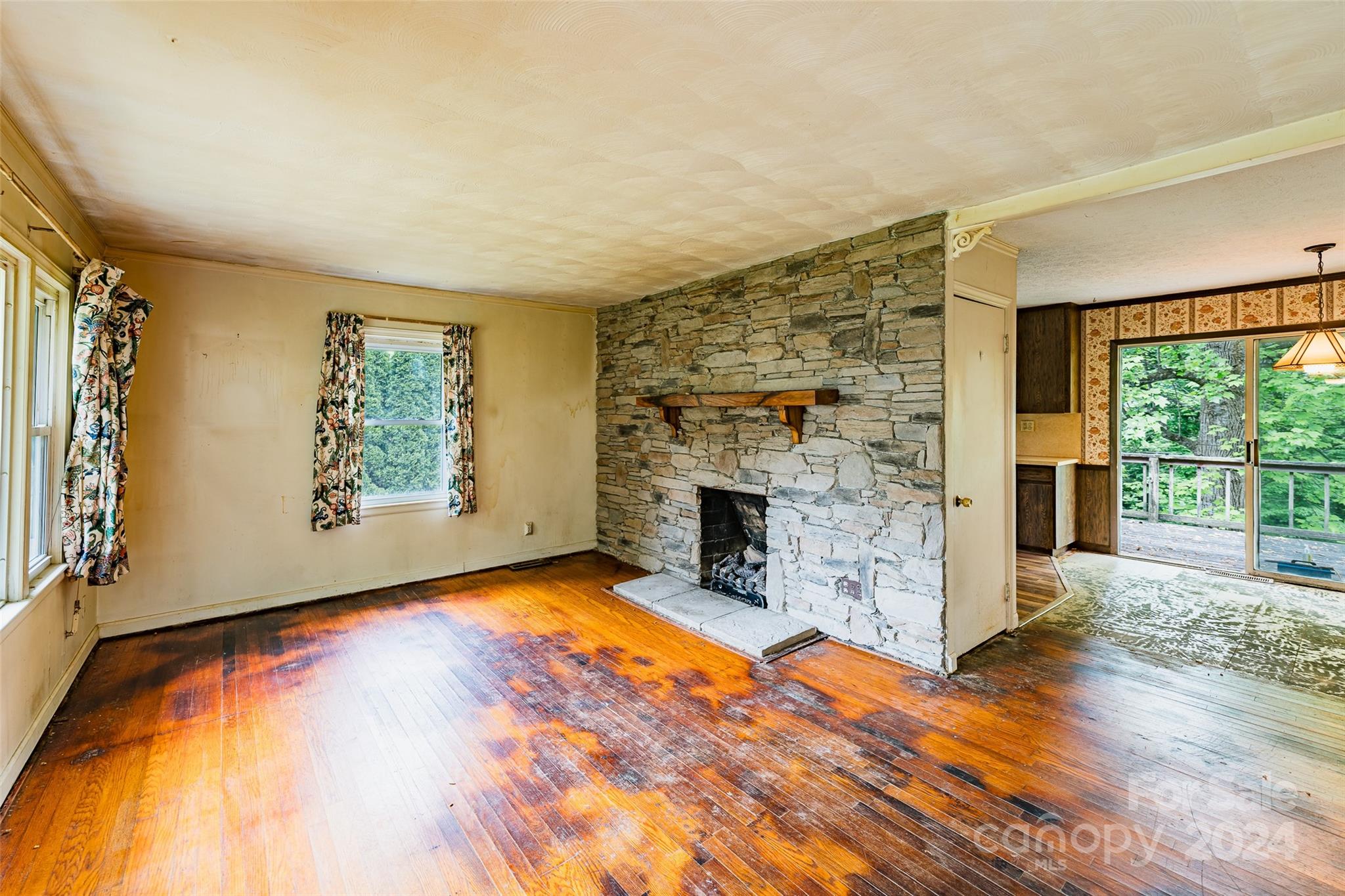 15 Pinedale Road Candler, NC 28715 - Photo 6 of 22 Gallery Image 6
