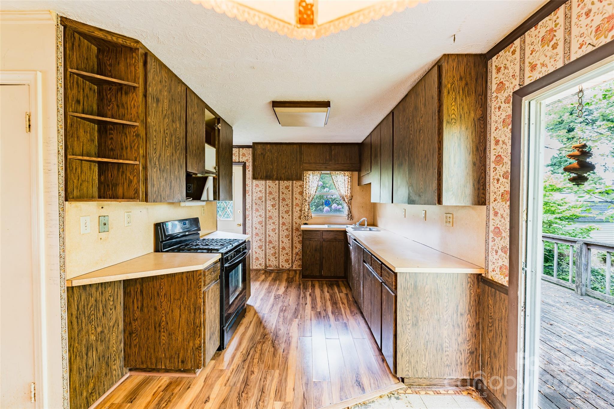15 Pinedale Road Candler, NC 28715 - Photo 8 of 22 Gallery Image 8