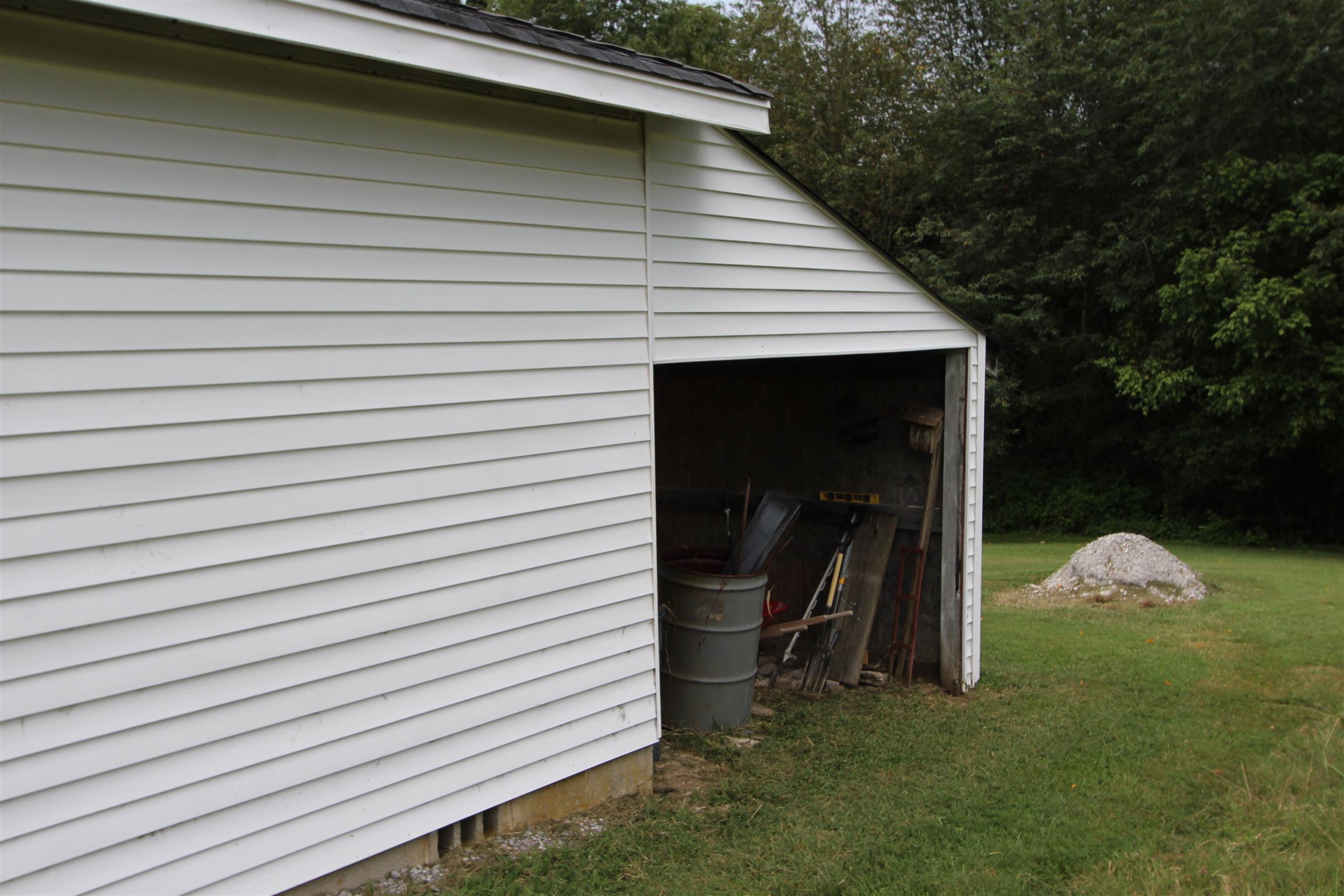 249 Carthage Road Red Boiling Springs, TN 37150 - Photo 5 of 14 More covered storage