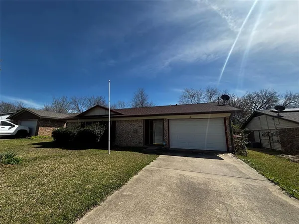 $1,625 | 318 Utah Street, Sherman, TX 75090