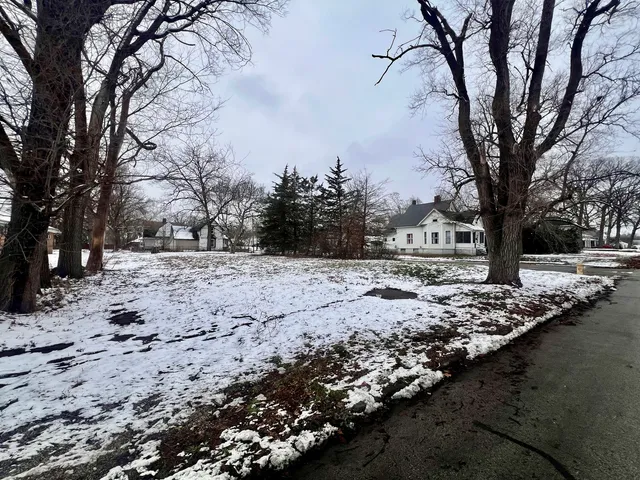 $8,500 | 616 Robinson Street, Danville, IL 61832