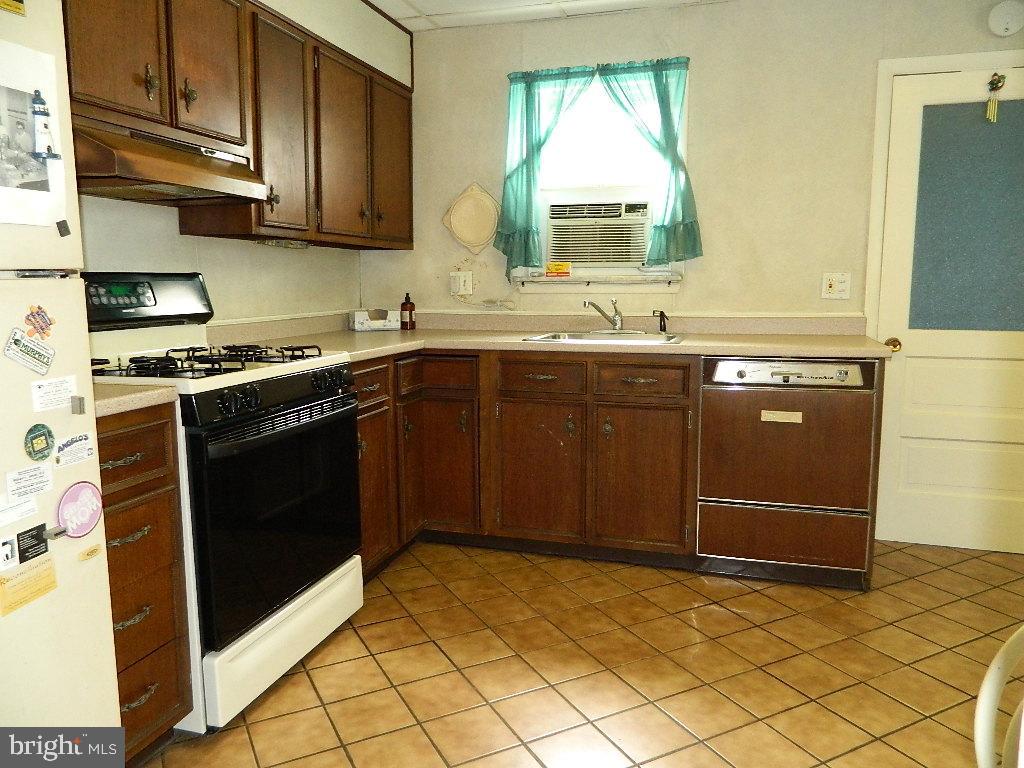 4033 Marshall Road Drexel Hill, PA 19026 - Photo 8 of 26 Gallery Image 8