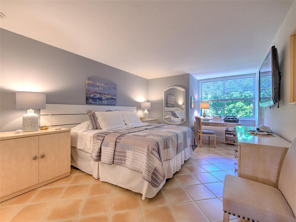 720 Bayport Way, Unit 720 Longboat Key, FL 34228 - Photo 23 of 68