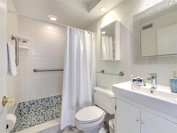 $6,000 | 720 Bayport Way, Unit 720, Longboat Key, FL 34228