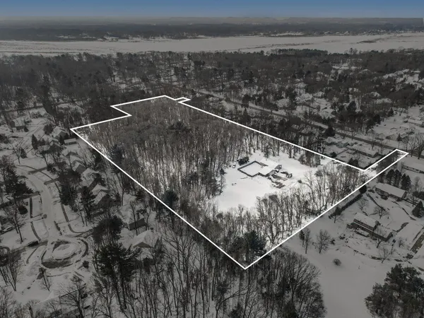 $625,000 | 16200 152nd Avenue, Spring Lake, MI 49456