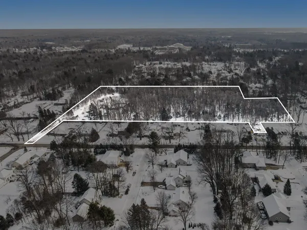 $625,000 | 16200 152nd Avenue, Spring Lake, MI 49456