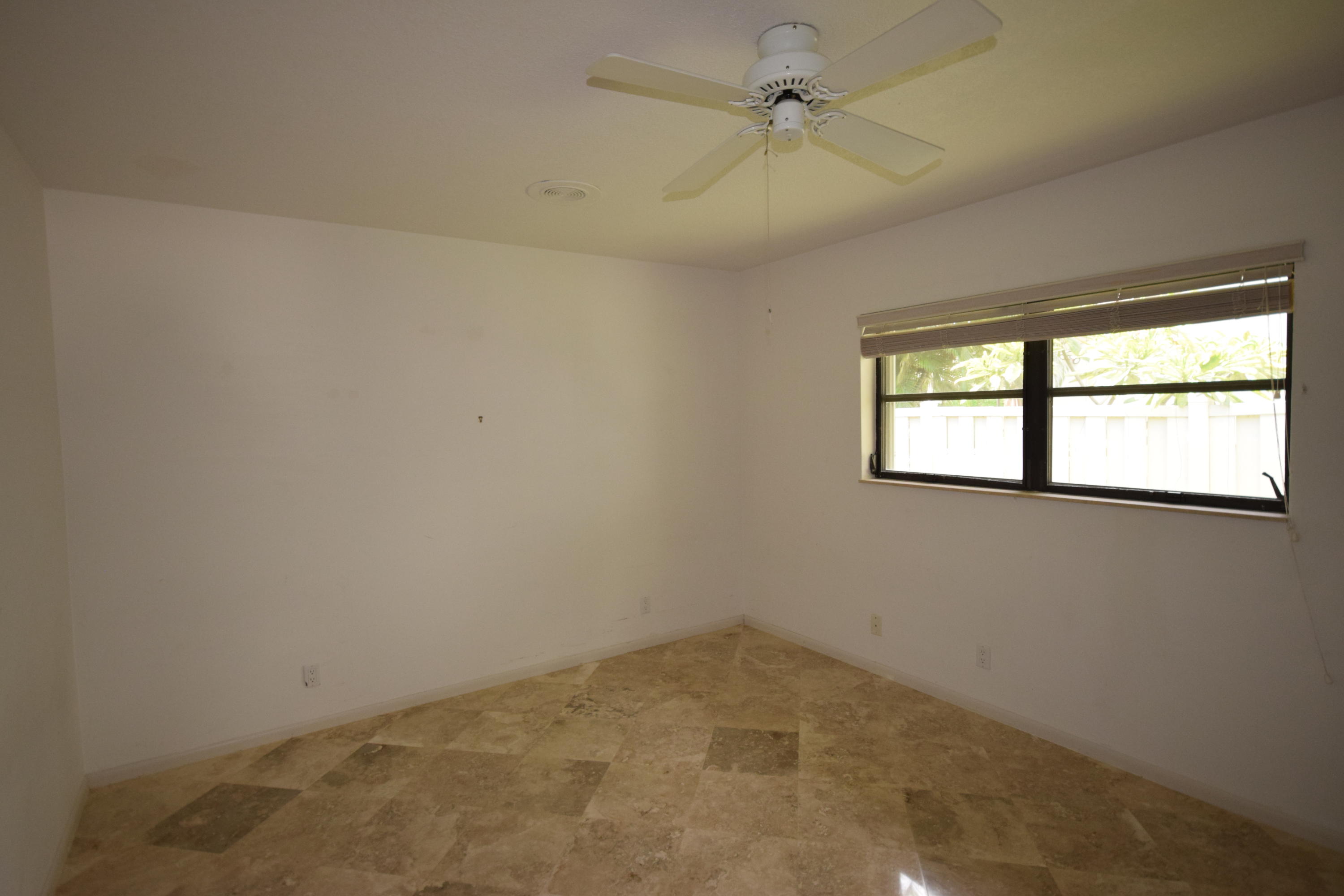 1572 Southwest 6th Court Boca Raton, FL 33486 - Photo 10 of 35 DSC_6539