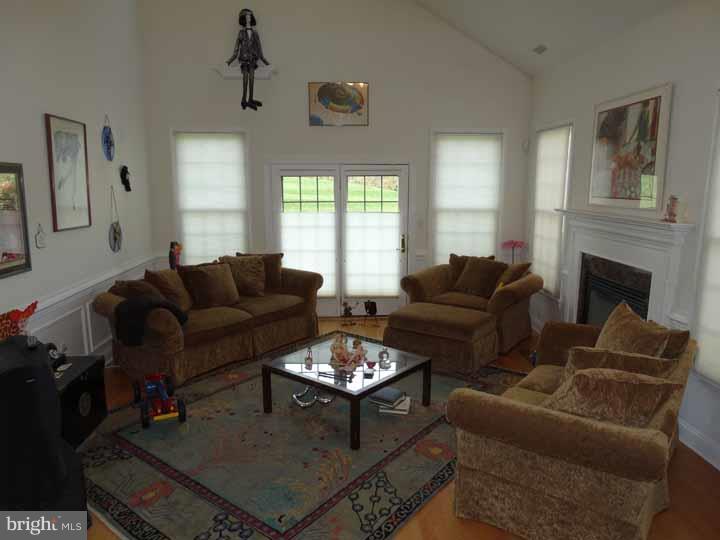 279 Sydney Road Holland, PA 18966 - Photo 9 of 25 Living Room