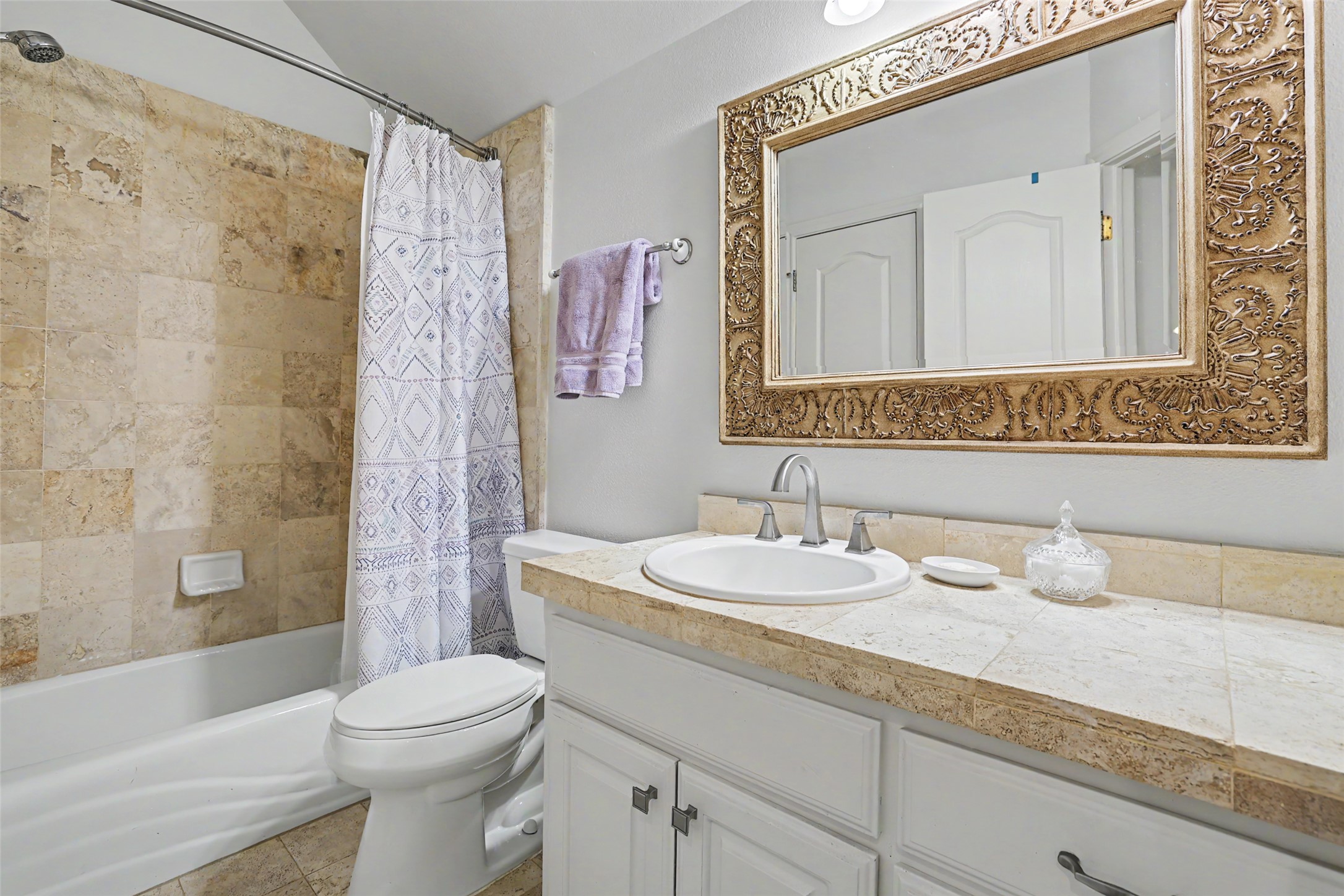 426 Logan Ranch Road Georgetown, TX 78628 - Photo 22 of 40 This bathroom accesses a bedroom and the bonus room