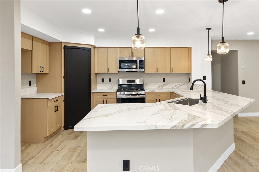 28950 Clear Spring Lane Highland, CA 92346 - Photo 12 of 58