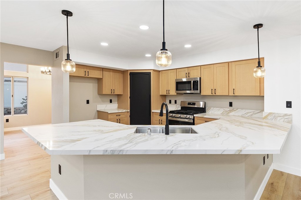 28950 Clear Spring Lane Highland, CA 92346 - Photo 13 of 58