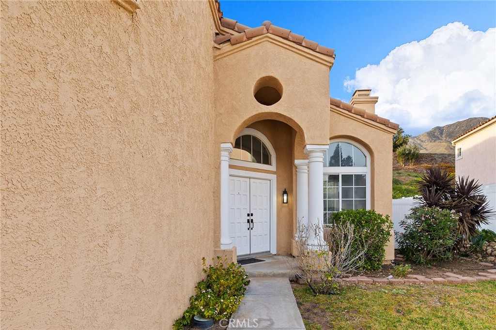 28950 Clear Spring Lane Highland, CA 92346 - Photo 5 of 58