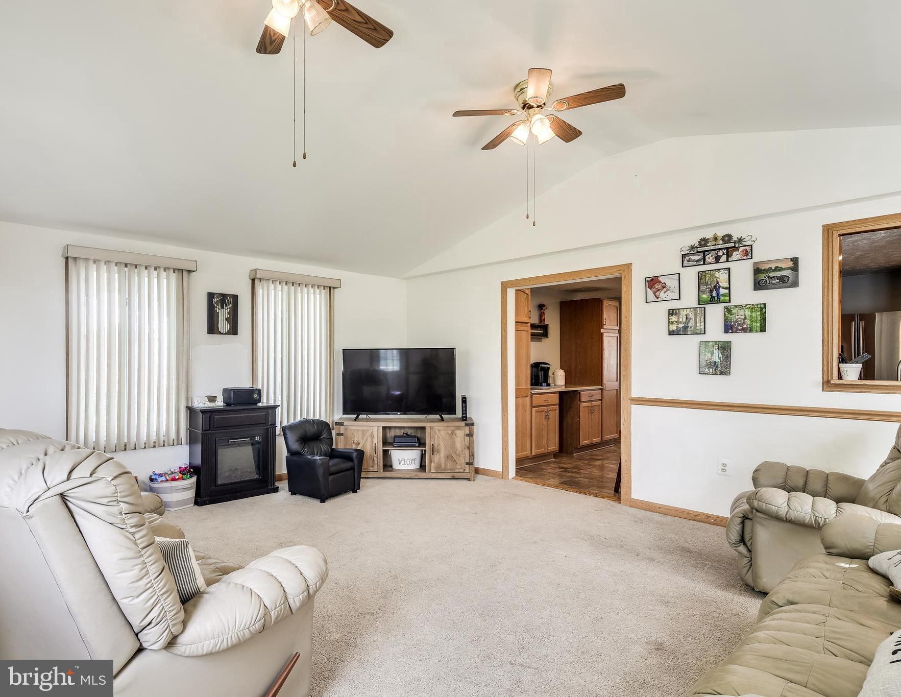 601 Northview Road Mount Airy, MD 21771 - Photo 11 of 31 Sun Filled Family Rm w/ Vaulted Ceilings