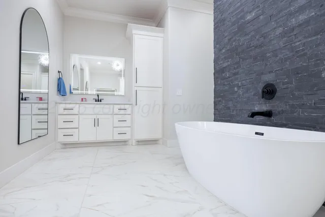 $989,000 | 9507 Meadow Ridge, Amarillo, TX 79118