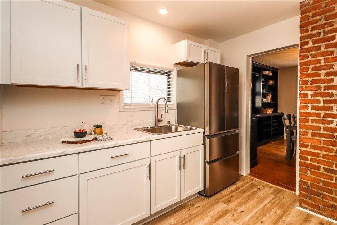 140 Wyndham Road Rochester, NY 14612 - Photo 11 of 21