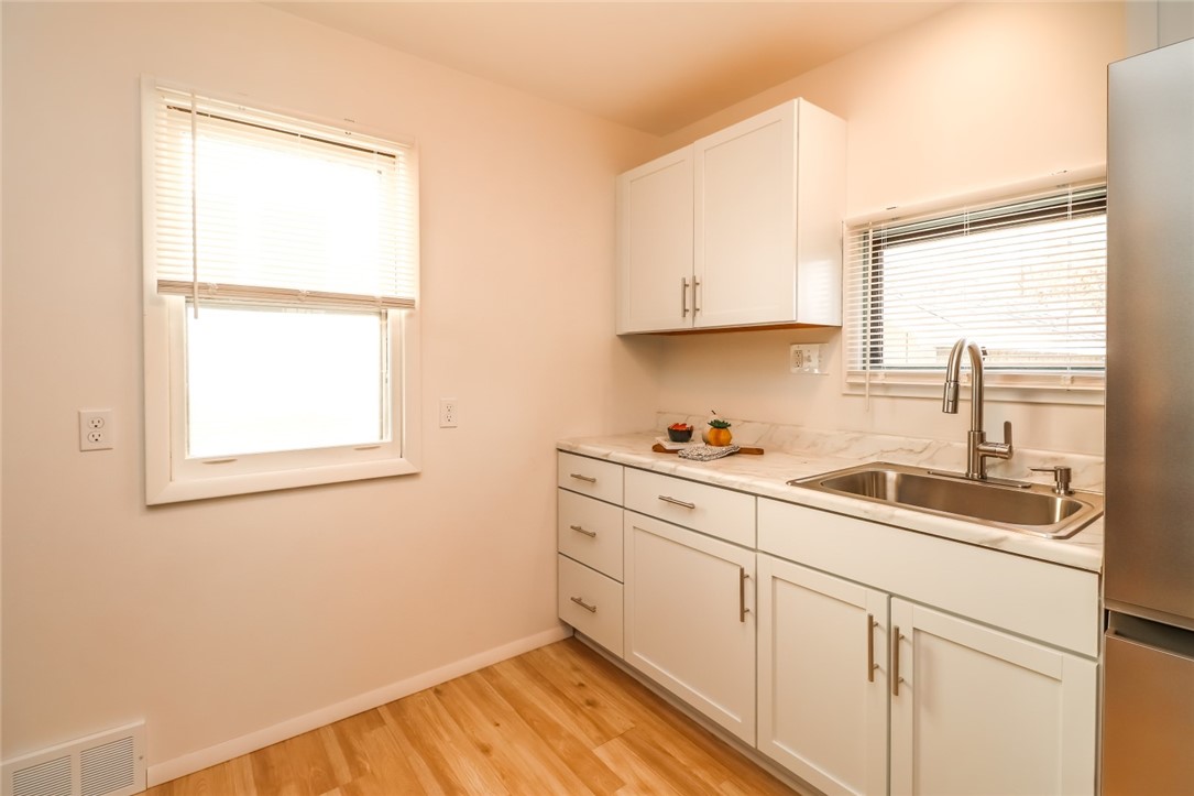 140 Wyndham Road Rochester, NY 14612 - Photo 14 of 21