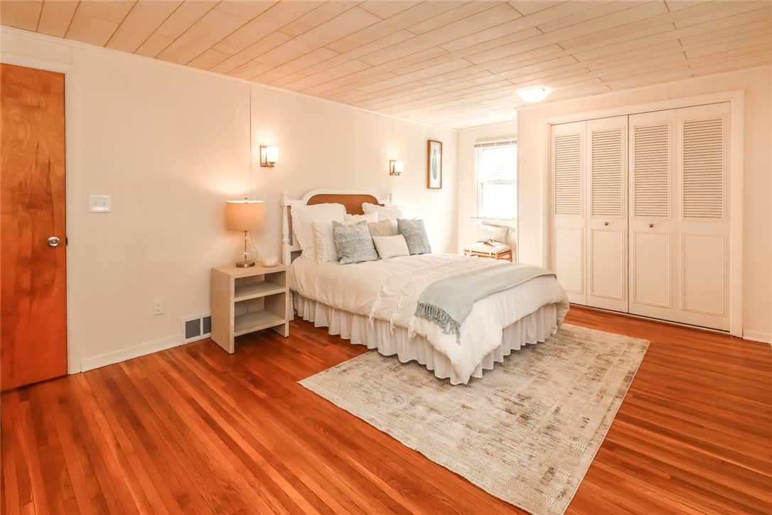 140 Wyndham Road Rochester, NY 14612 - Photo 16 of 21