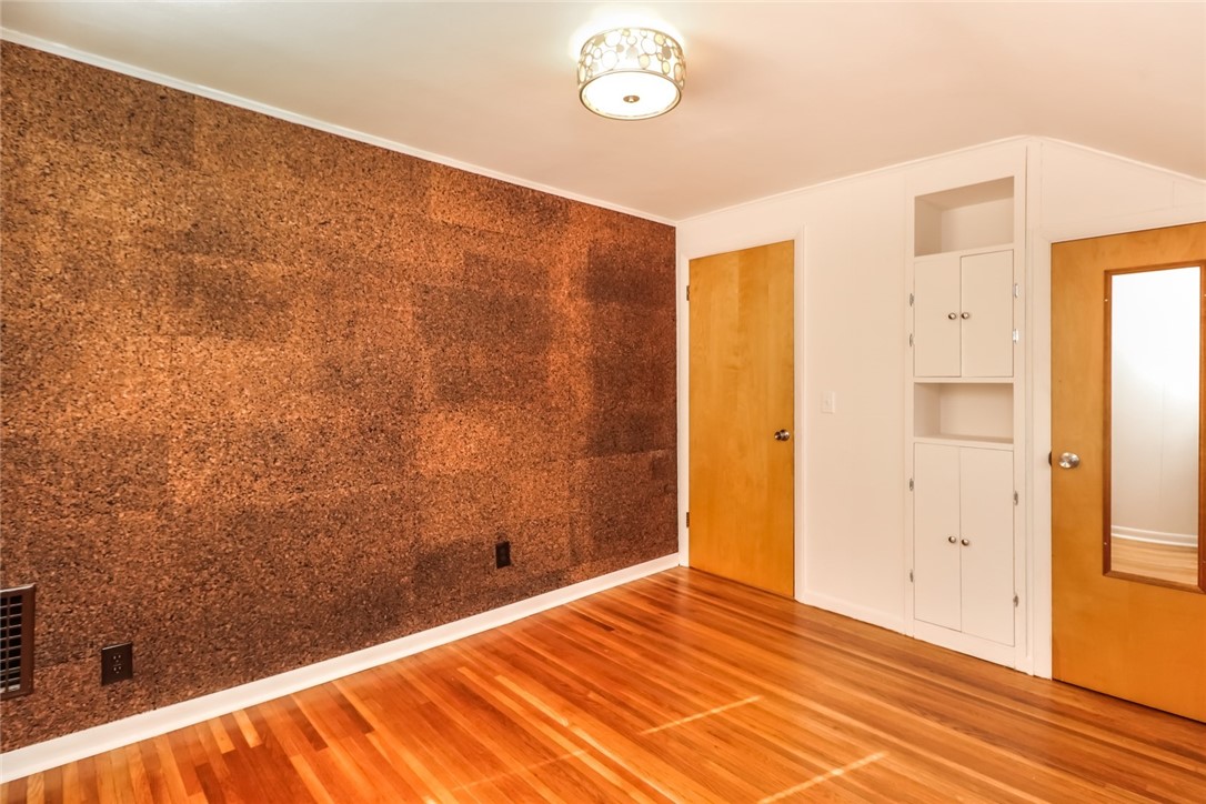 140 Wyndham Road Rochester, NY 14612 - Photo 19 of 21