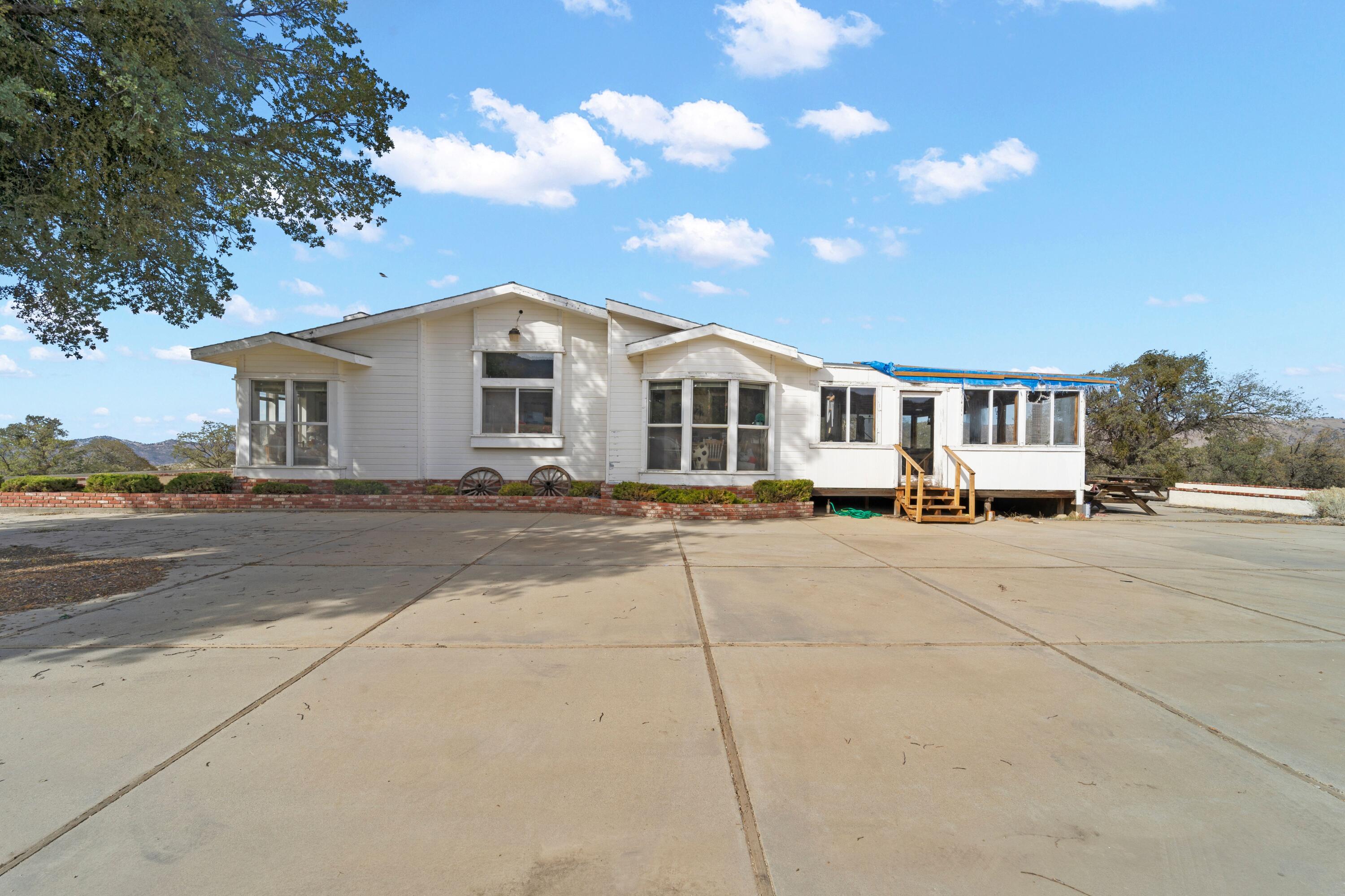 24936 Banducci Road Tehachapi, CA 93561 - Photo 5 of 40 p-2