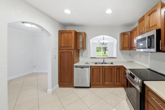 $3,000 | 12740 Westhampton Circle, Wellington, FL 33414