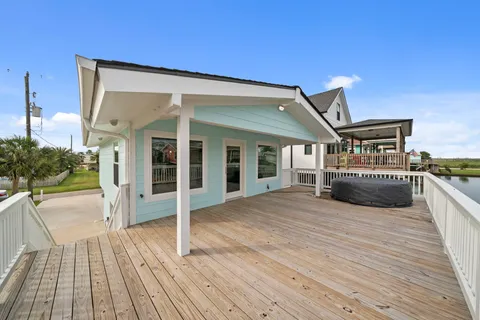 $450,000 | 16708 Cabeza De Vaca, Jamaica Beach, TX 77554