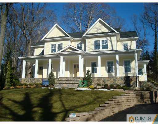 8 Edgewood Road Edison, NJ 08820 - Photo 1 of 10 Gallery Image 1