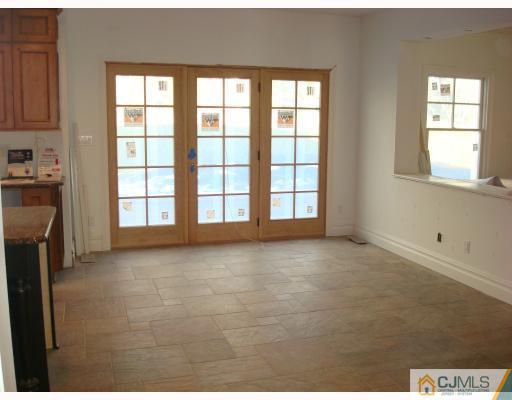 8 Edgewood Road Edison, NJ 08820 - Photo 3 of 10 Gallery Image 3