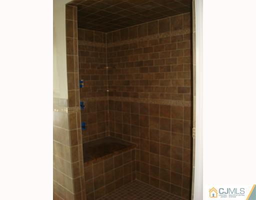8 Edgewood Road Edison, NJ 08820 - Photo 5 of 10 Gallery Image 5