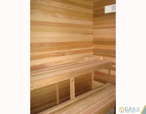 8 Edgewood Road Edison, NJ 08820 - Photo 7 of 10 Gallery Image 7
