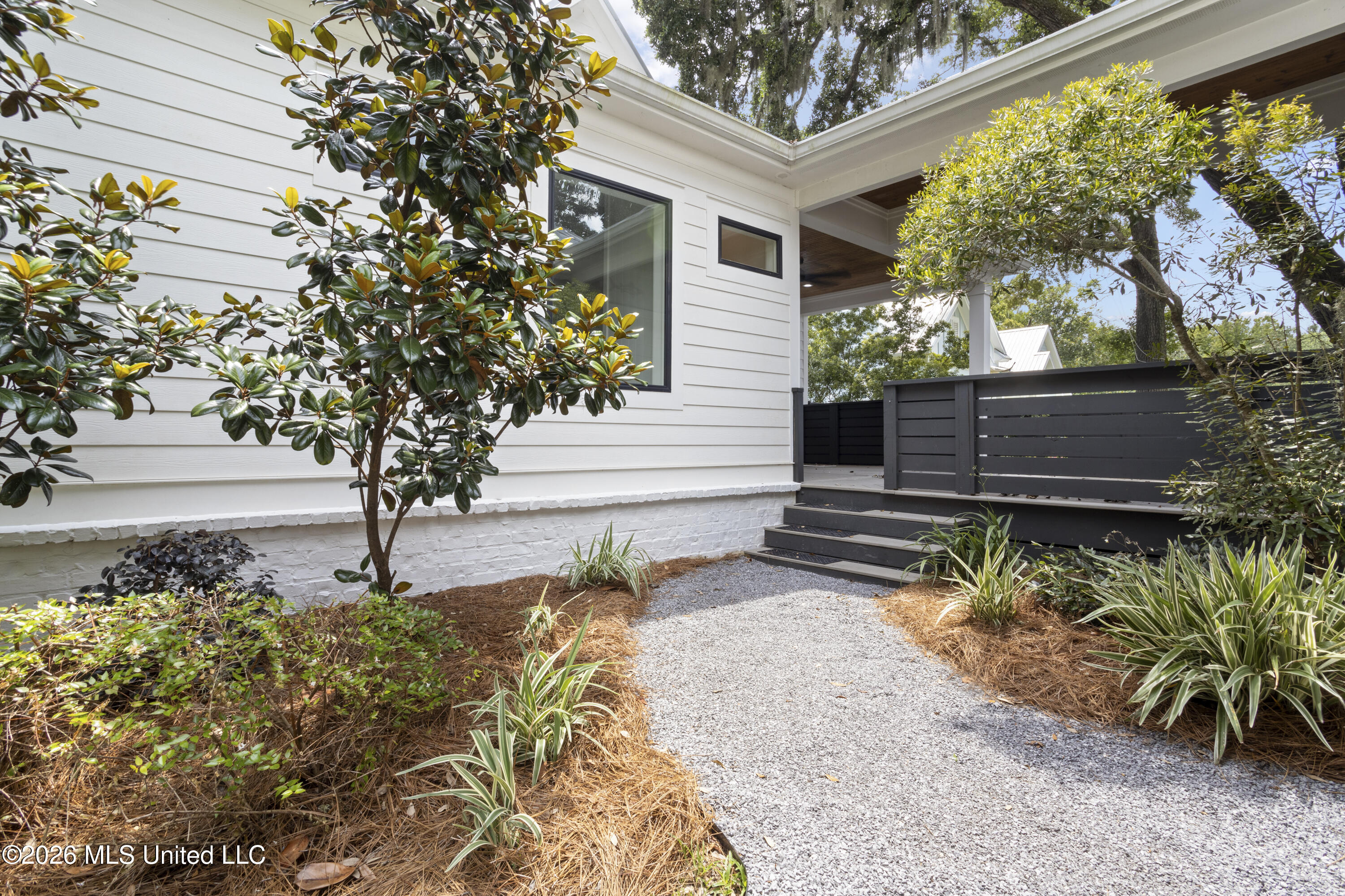 305 Beach Hill Road Ocean Springs, MS 39564 - Photo 49 of 63 Walk-way