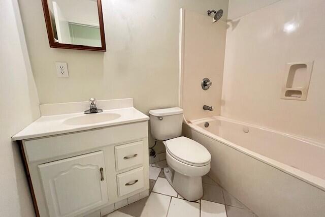 406 Spring Lane Destin, FL 32541 - Photo 19 of 25 a bathroom with a sink toilet and shower