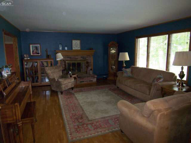 7066 East River Road Flushing, MI 48433 - Photo 7 of 39 21188407-6.JPG