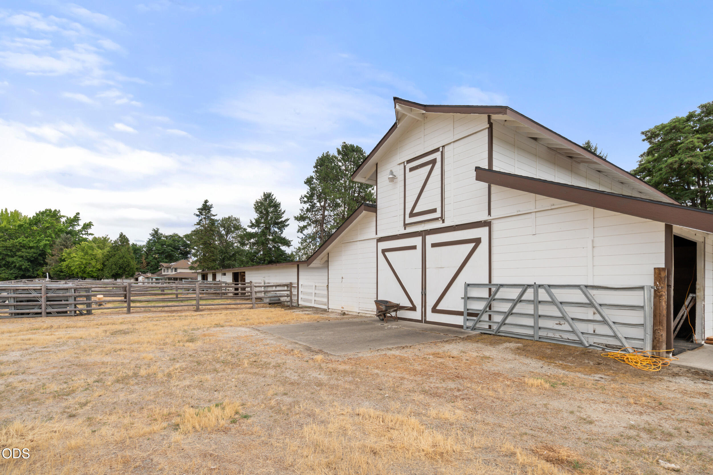 5061 Lower River Road Grants Pass, OR 97526 - Photo 5 of 63