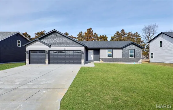$349,900 | 135 Peruque Creek Manor, Wright City, MO 63390
