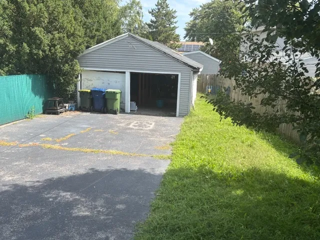 $277,500 | 9611 South Homan Avenue, Evergreen Park, IL 60805