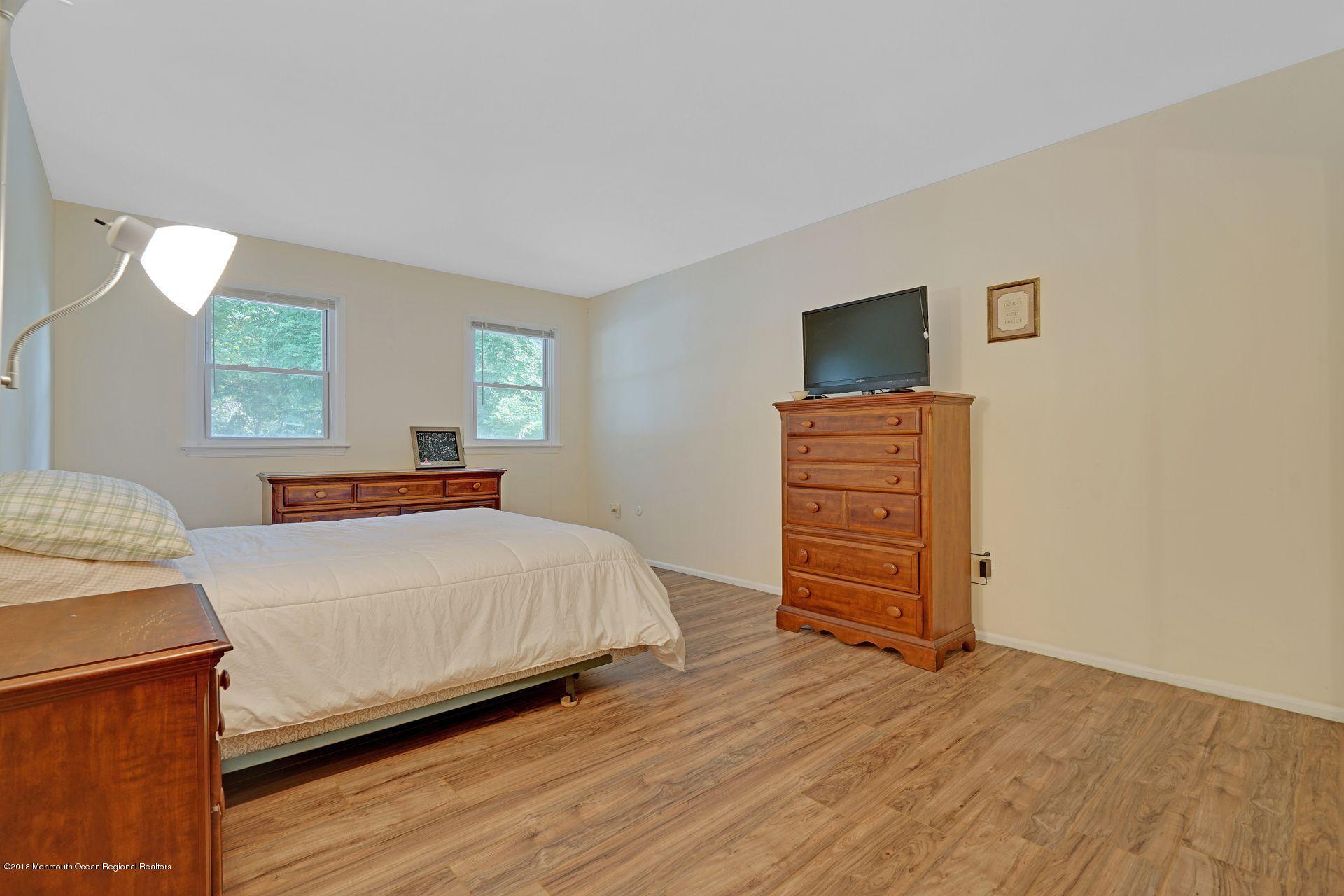 1651 Joffre Road Forked River, NJ 08731 - Photo 16 of 37 28