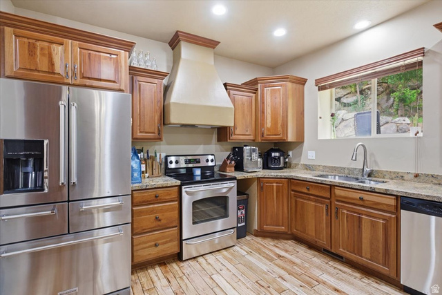 2452 Oak Lane Layton, UT 84040 - Photo 17 of 41