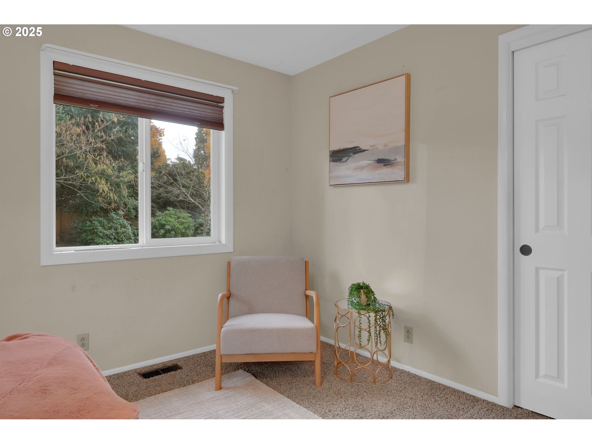 240 Dibblee Lane Eugene, OR 97404 - Photo 25 of 42 a living room with furniture and a window