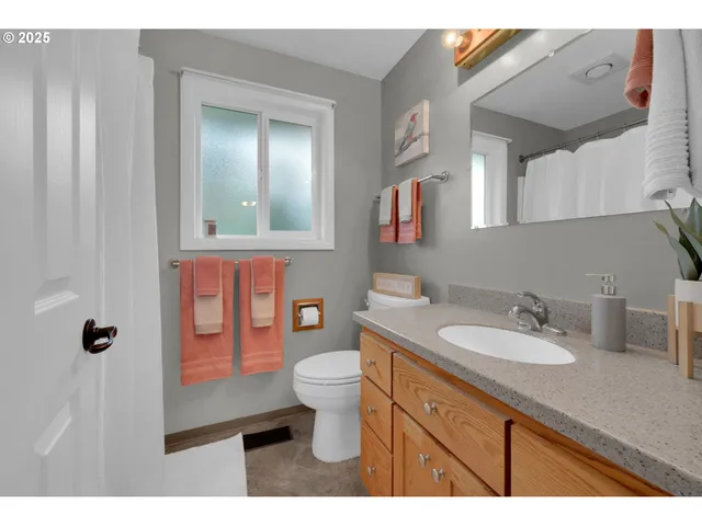 $449,900 | 240 Dibblee Lane, Eugene, OR 97404