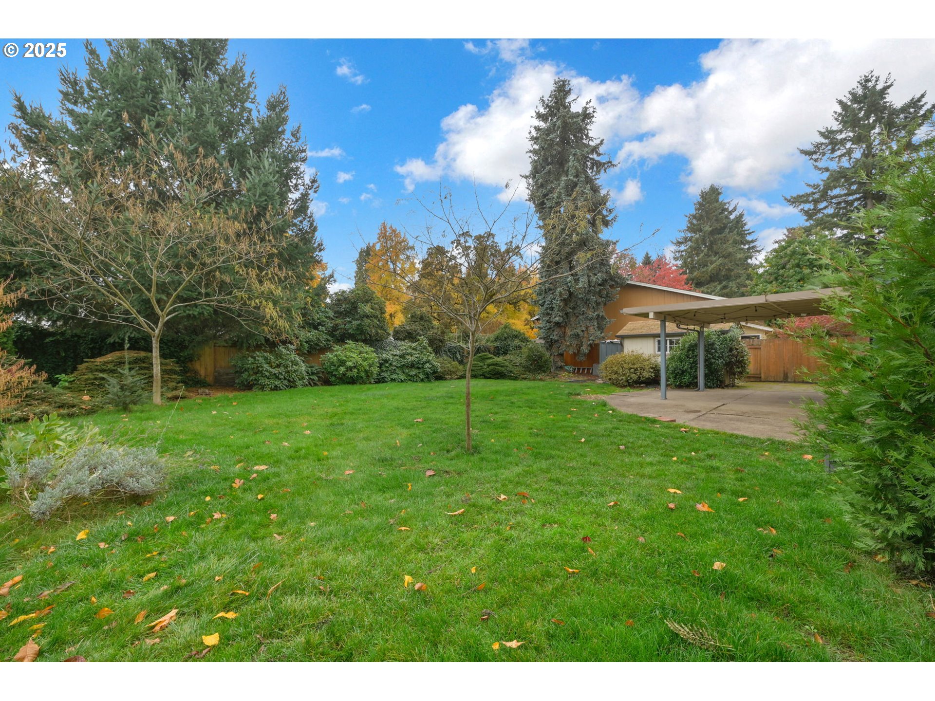 240 Dibblee Lane Eugene, OR 97404 - Photo 33 of 42 a house view with a garden space