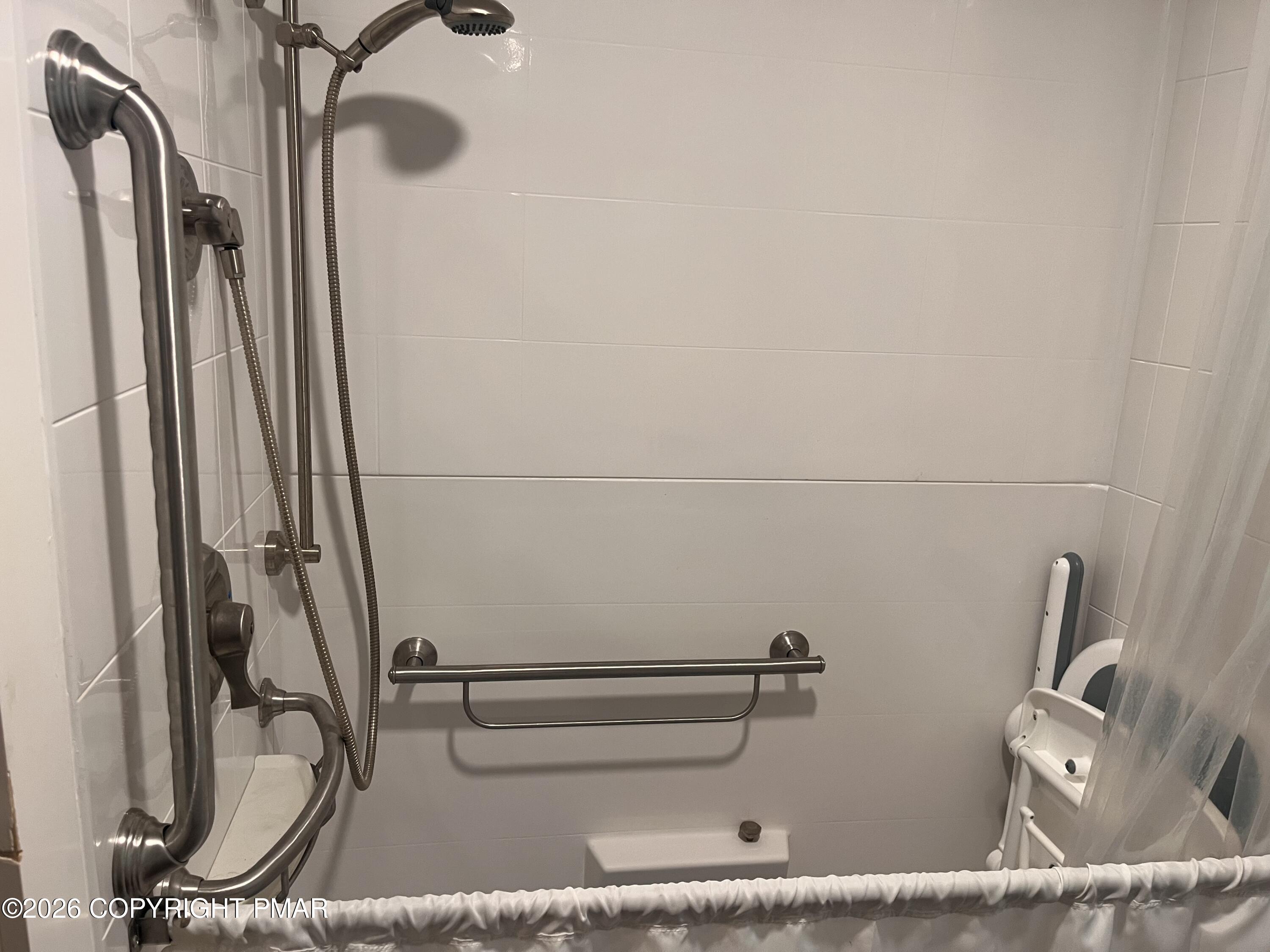 211 Baabe Lane Stroudsburg, PA 18360 - Photo 9 of 17 Bathroom