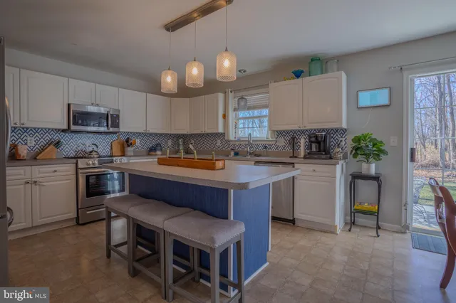 $365,000 | 617 Talisman Drive, Martinsburg, WV 25403