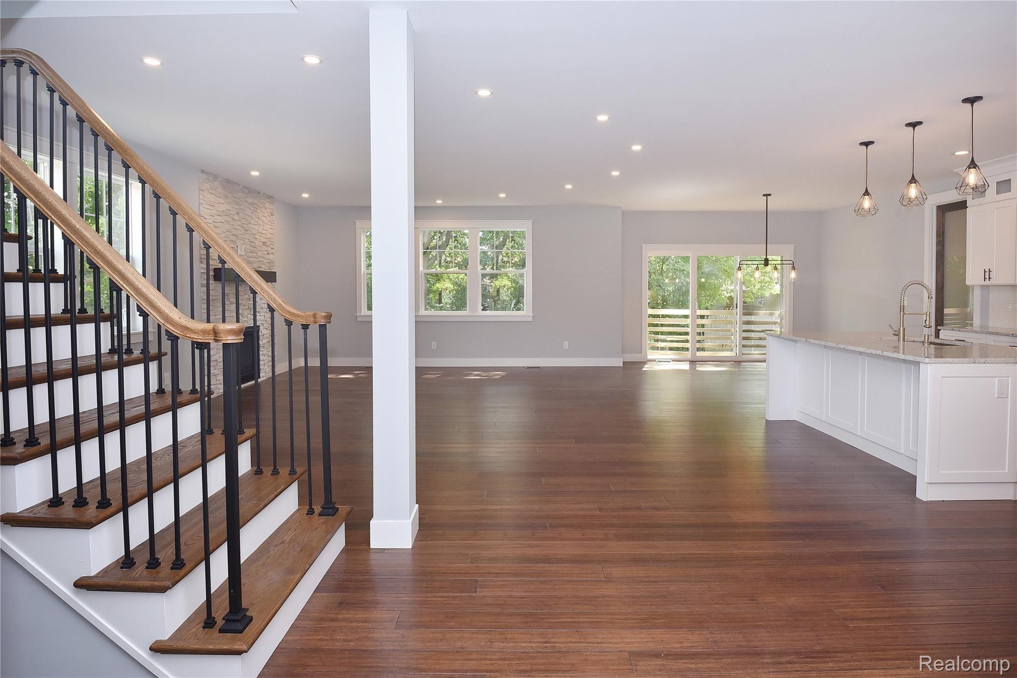 3211 Warick Road Royal Oak, MI 48073 - Photo 4 of 34 3211 Warick Road_04.JPG