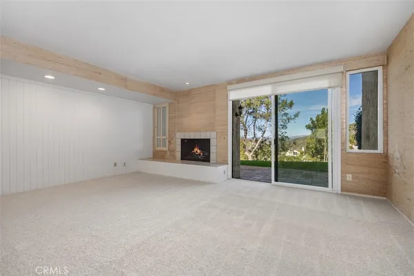 a view of empty room with front door