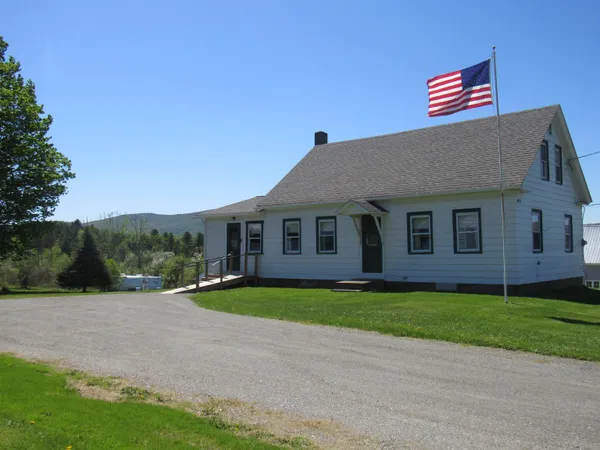$249,000 | 4472 Route 14 North Irasburg Vt 05845, Irasburg, VT 05845