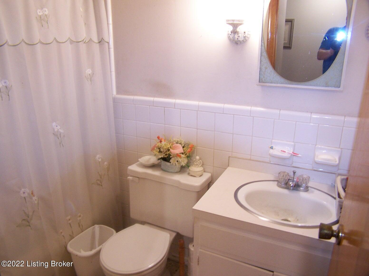 6976 Sulphur Road Sulphur, KY 40070 - Photo 29 of 31 Full Bath #2 with Shower/Tub