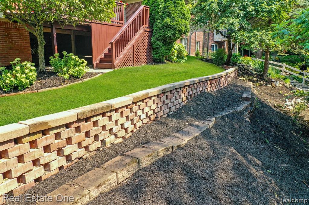 1640 Chase Drive Rochester, MI 48307 - Photo 41 of 44 Gallery Image 41