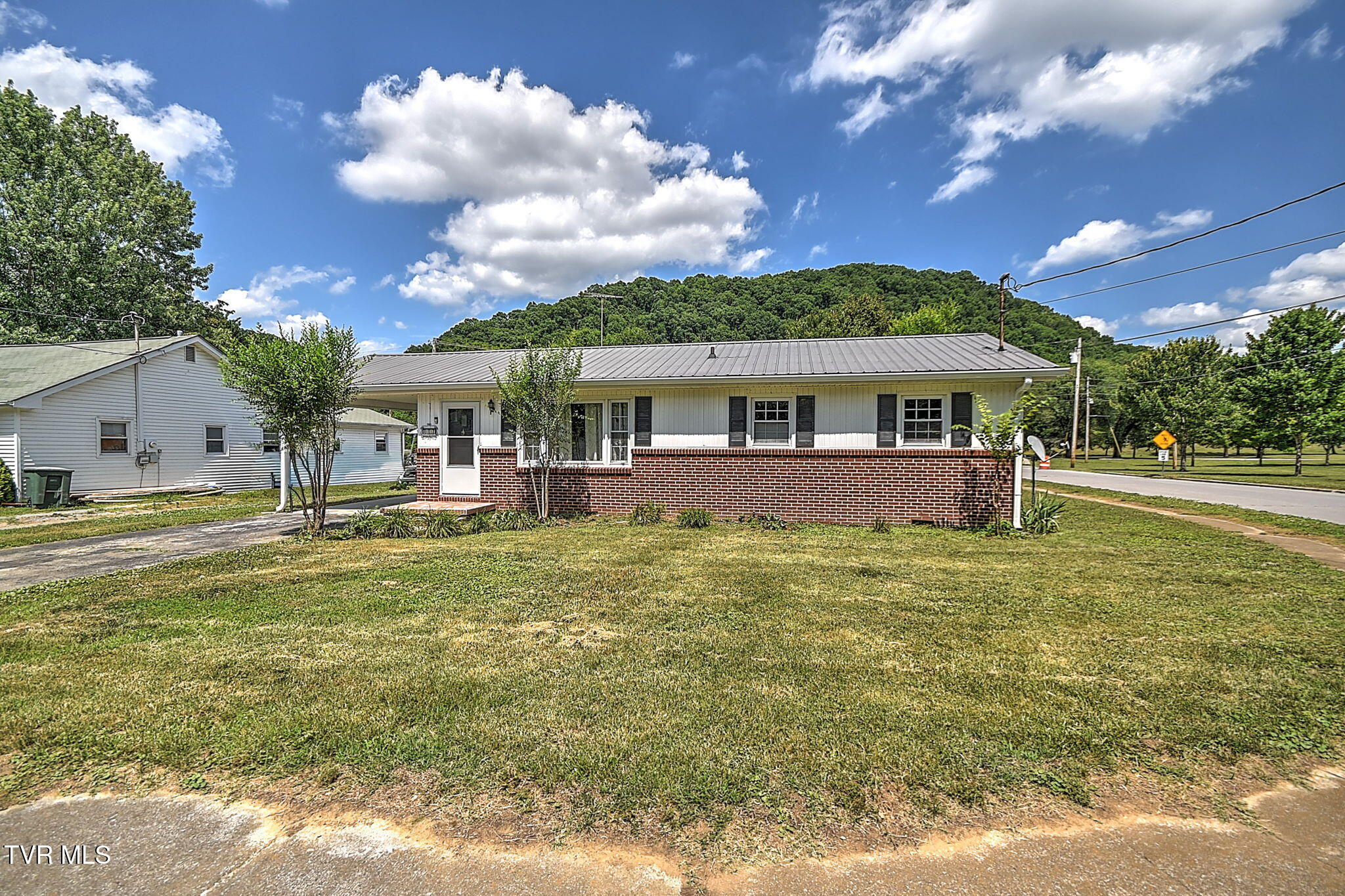 412 South Main Street Elizabethton, TN 37643 - Photo 34 of 34 2-web-or-mls-412 S Main JH-3